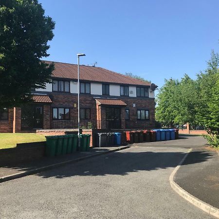 Flat 9A Badby Close Manchester Exterior photo